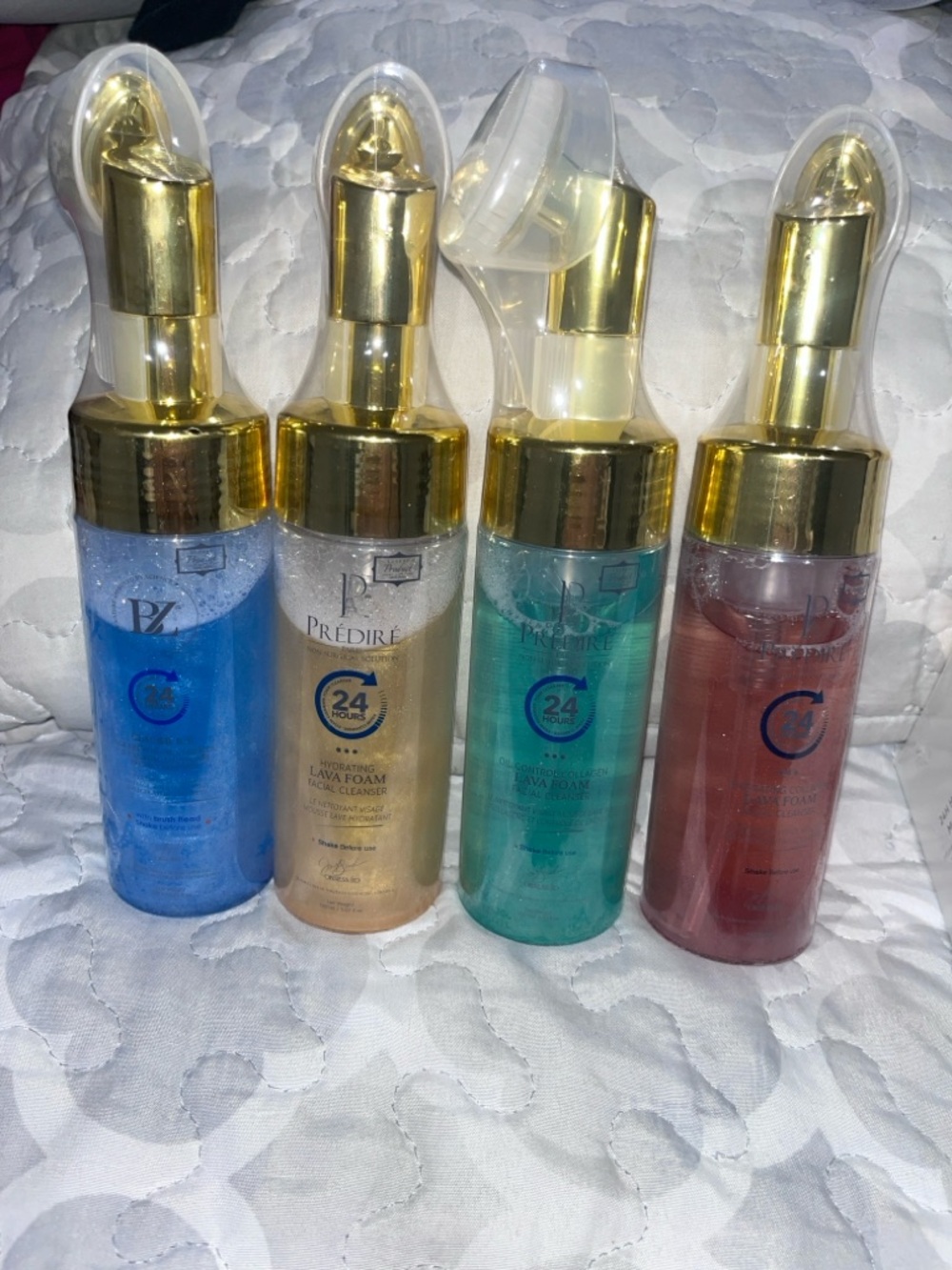 Prédire 24-Hour Foam Cleanser SET in Gold, Green, Red AND Below Zero in Blue!